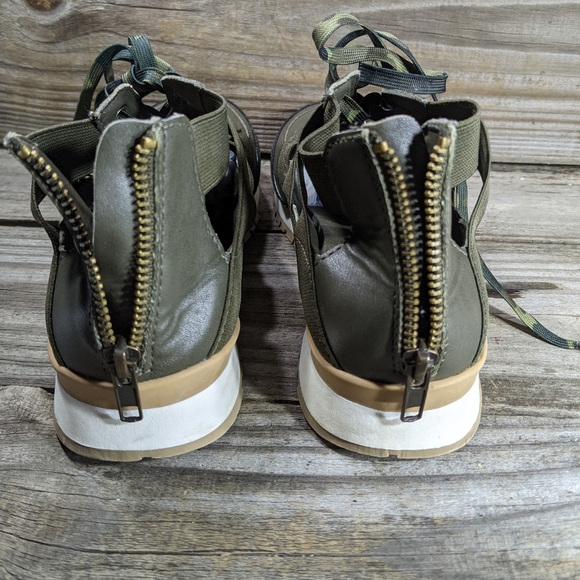 Steven Madden sandals,w7.5, green 🪖 - Picture 3 of 8